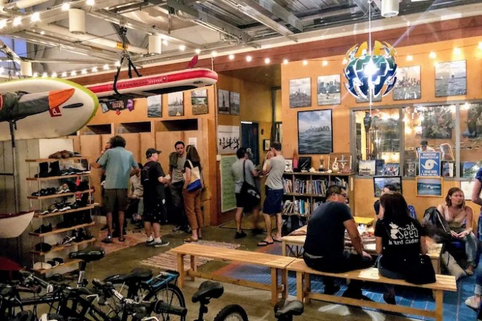 Manhattan Kayak Co boathouse at Pier 84, featuring indoor changing rooms, lockers, and restrooms for all public renters.